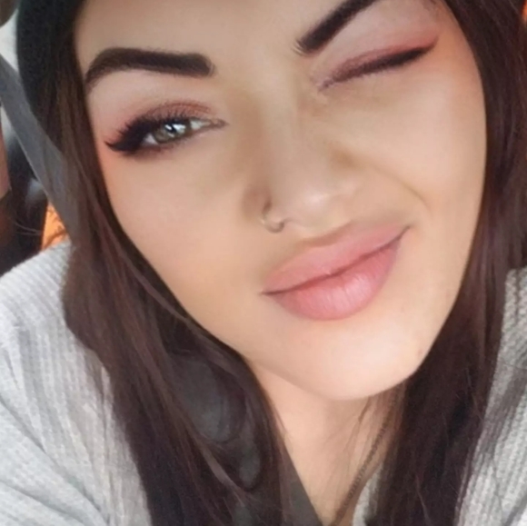 Meet your Posher, Jasmine - Picture 6 of 7